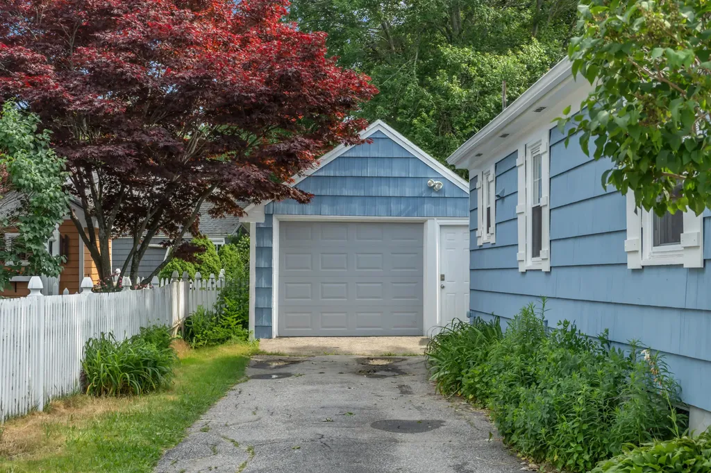 628 Broadway South Portland ME 04106