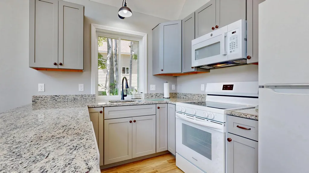 200 Thomas Pond Terrace Road Raymond ME 04071