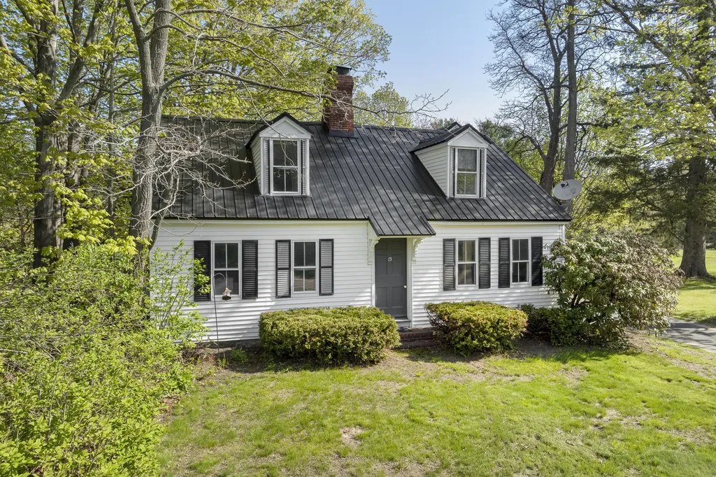 15 Winter Street Topsham ME 04086