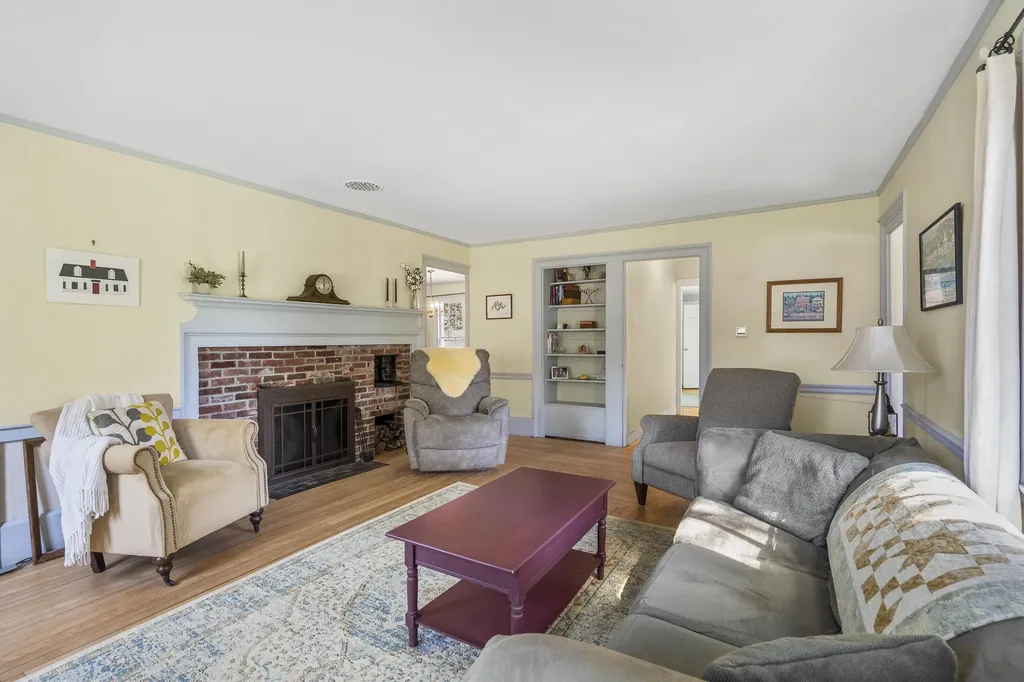 15 Winter Street Topsham ME 04086