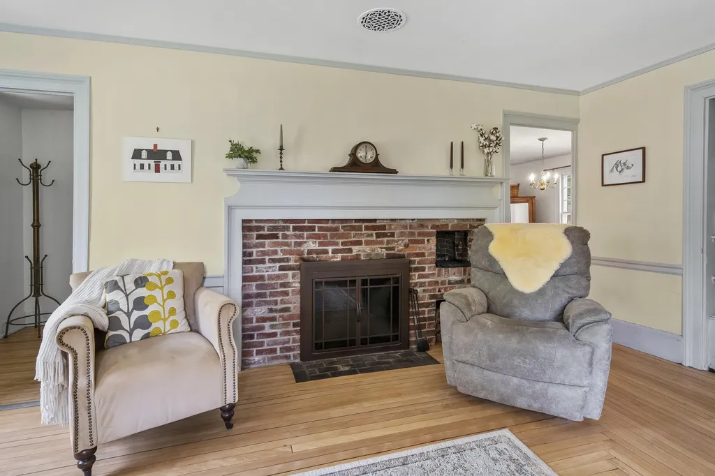 15 Winter Street Topsham ME 04086
