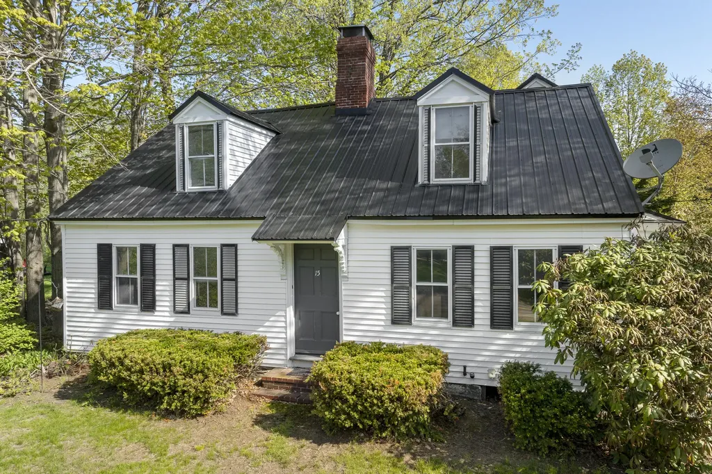 15 Winter Street Topsham ME 04086
