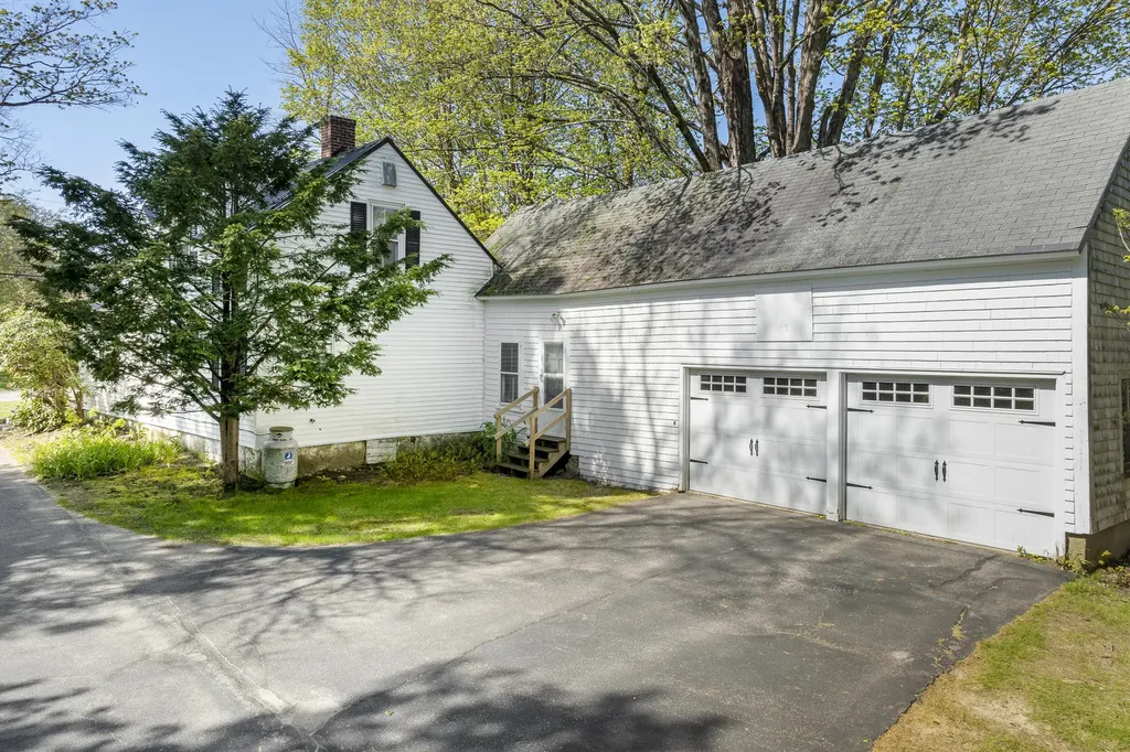 15 Winter Street Topsham ME 04086