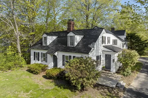 15 Winter Street Topsham ME 04086
