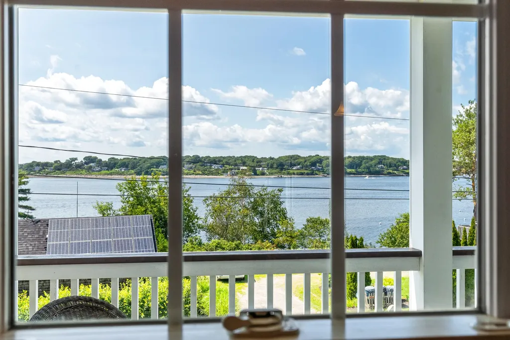 68 West Shore Road Harpswell ME 04003