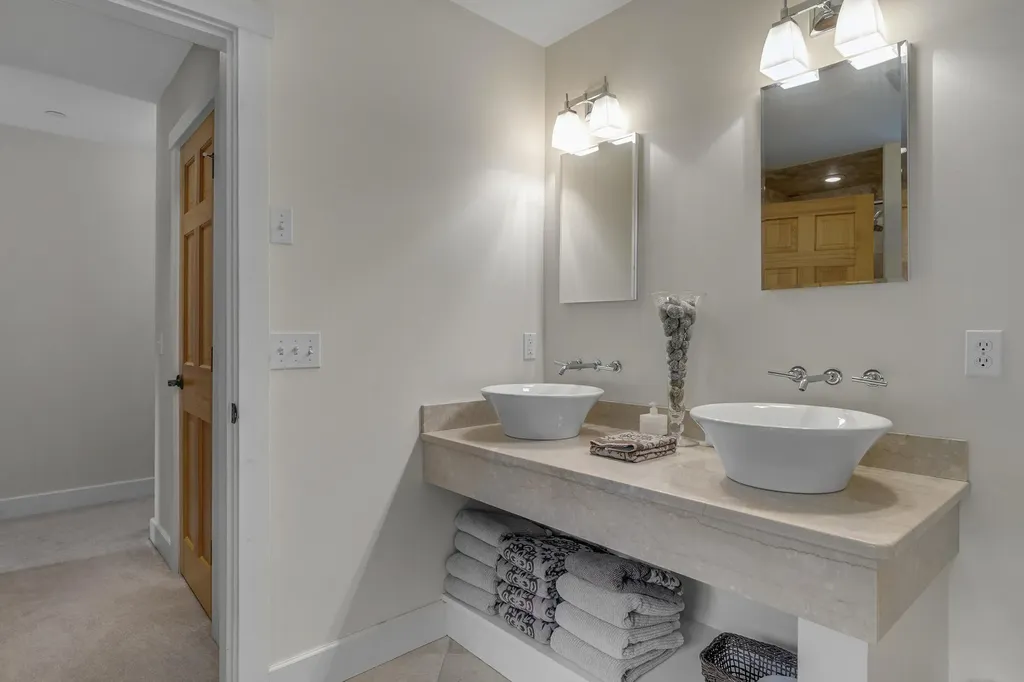 12 Evergreen Lane Newry ME 04261