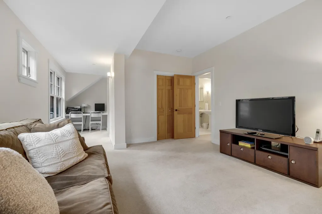 12 Evergreen Lane Newry ME 04261