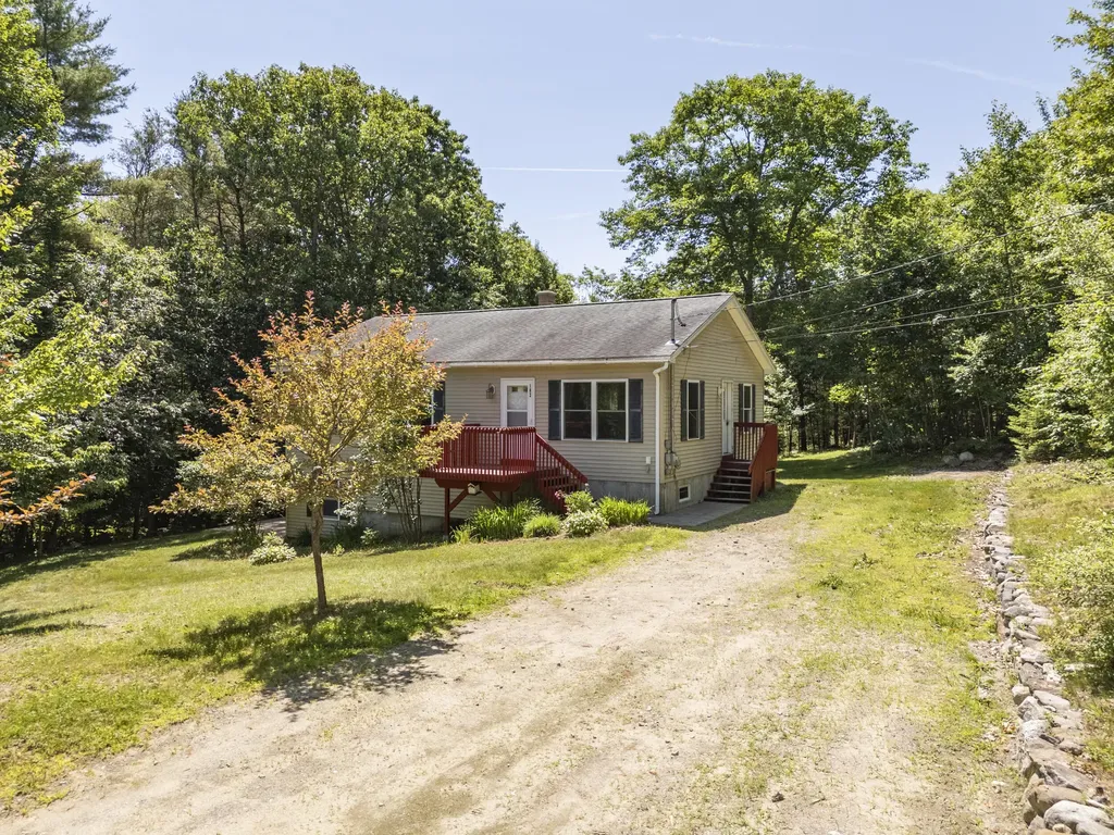 102 Mountain View Road Leeds ME 04263