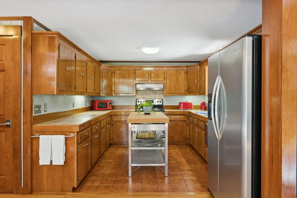 86 Cooks Mill Road Naples ME 04055