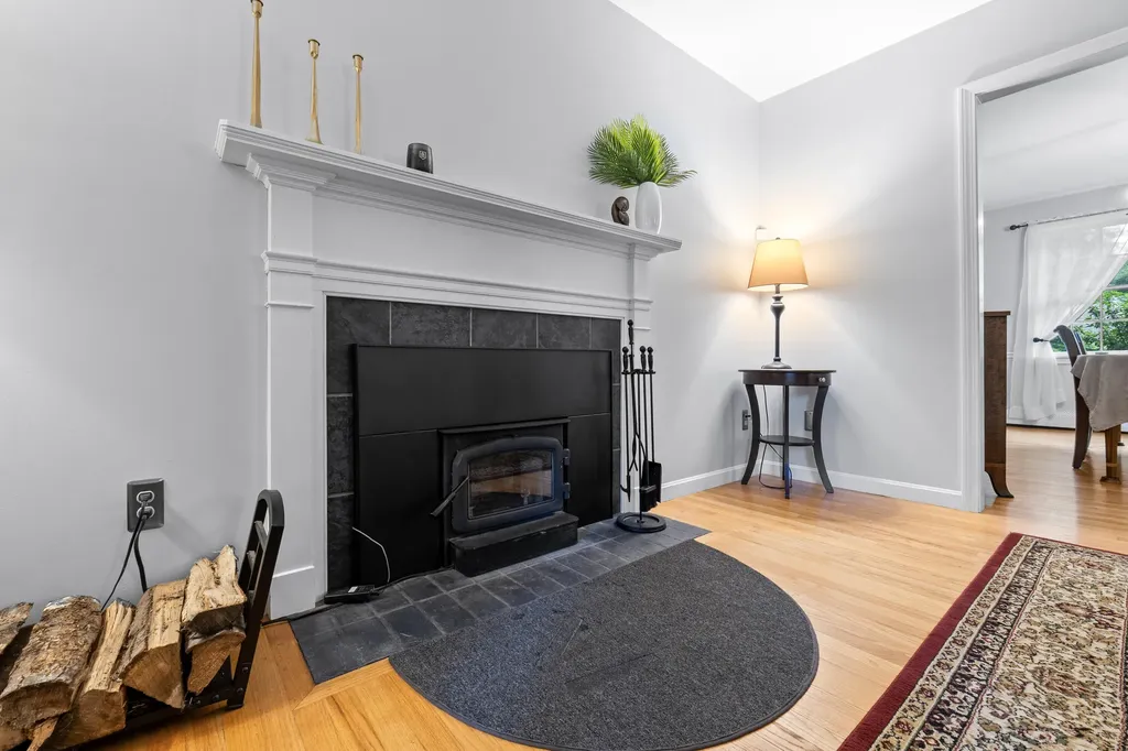 8 Chestnut Road Brunswick ME 04011