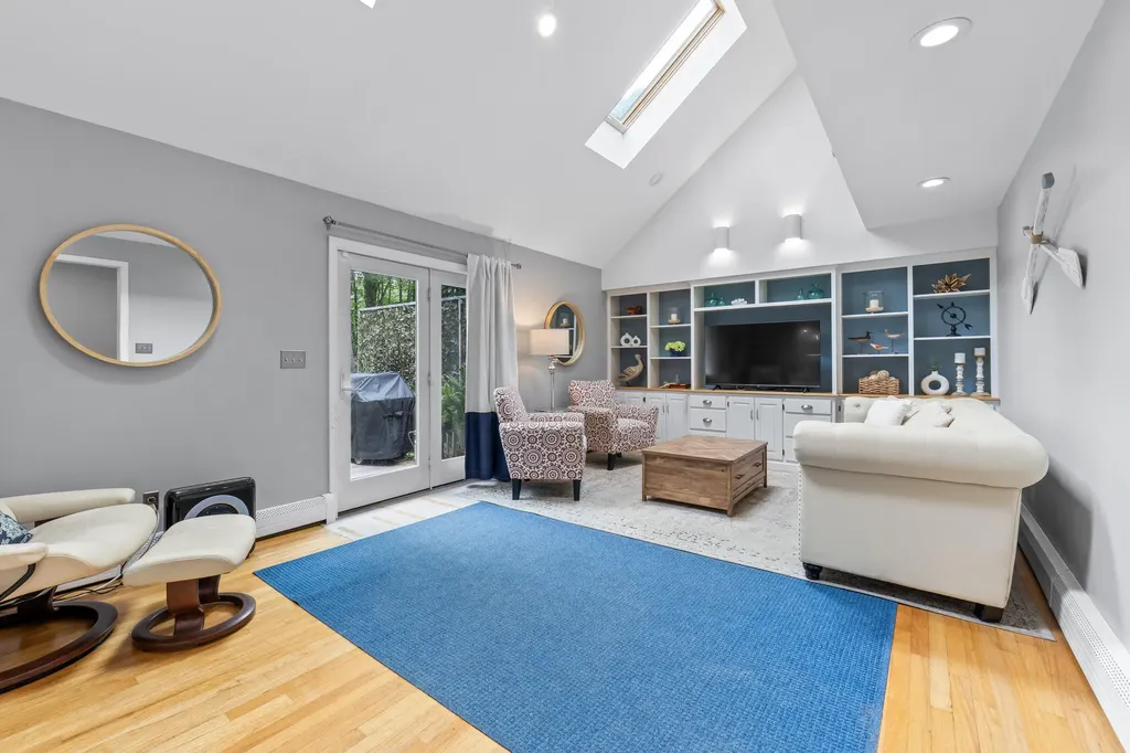 8 Chestnut Road Brunswick ME 04011