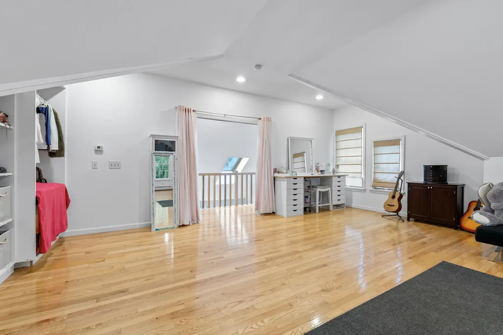 8 Chestnut Road Brunswick ME 04011