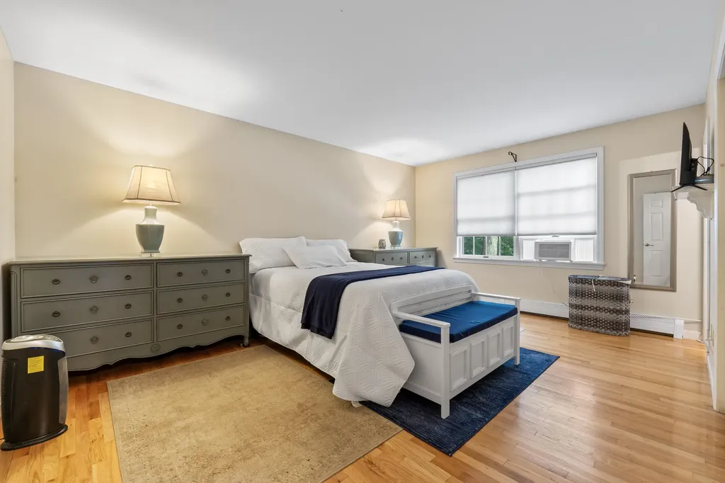 8 Chestnut Road Brunswick ME 04011