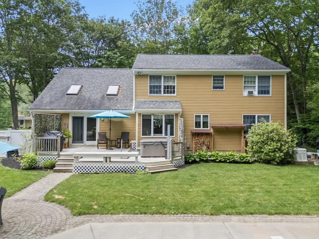 8 Chestnut Road Brunswick ME 04011