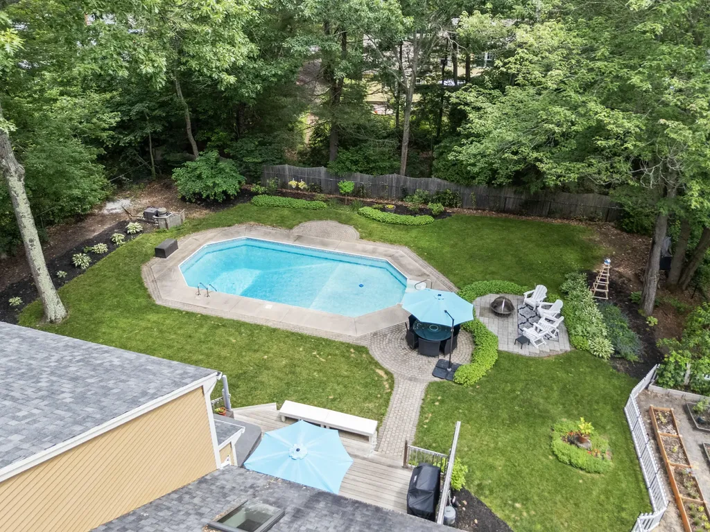 8 Chestnut Road Brunswick ME 04011