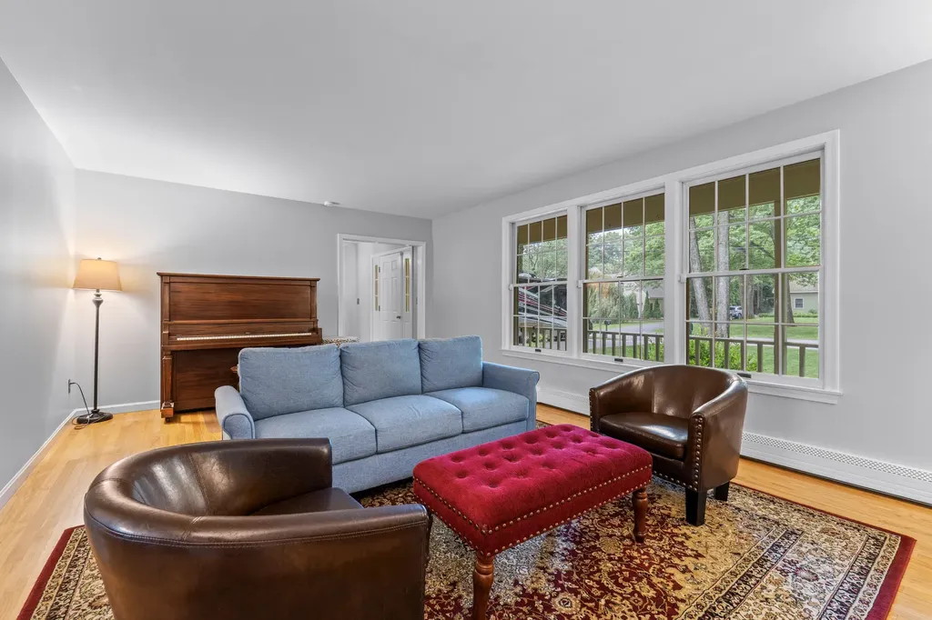 8 Chestnut Road Brunswick ME 04011