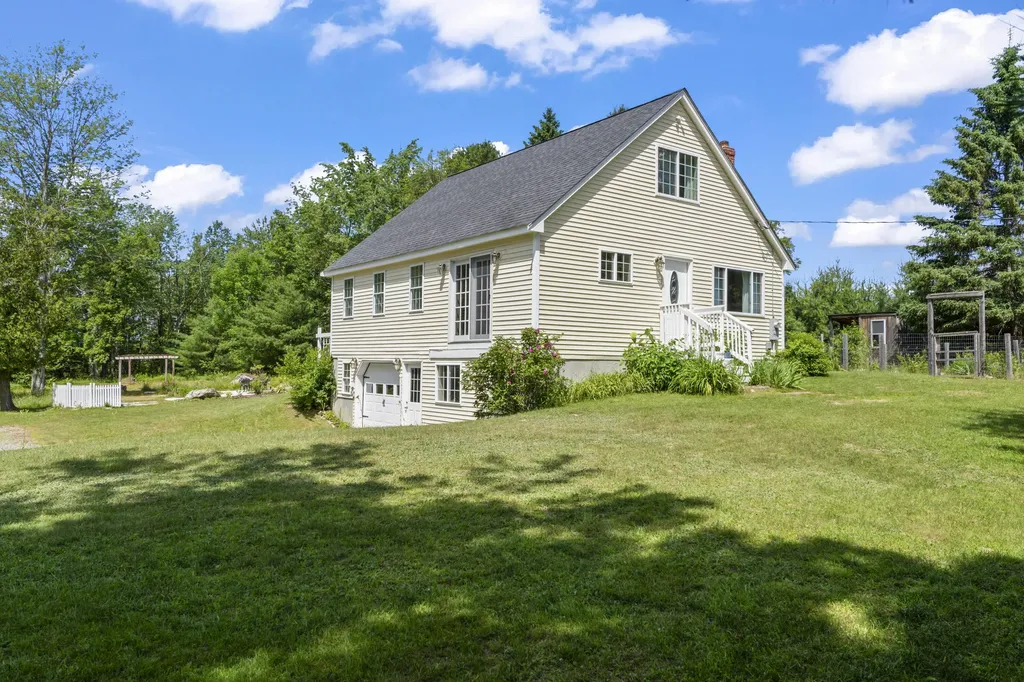 11 Old County Road Appleton ME 04862