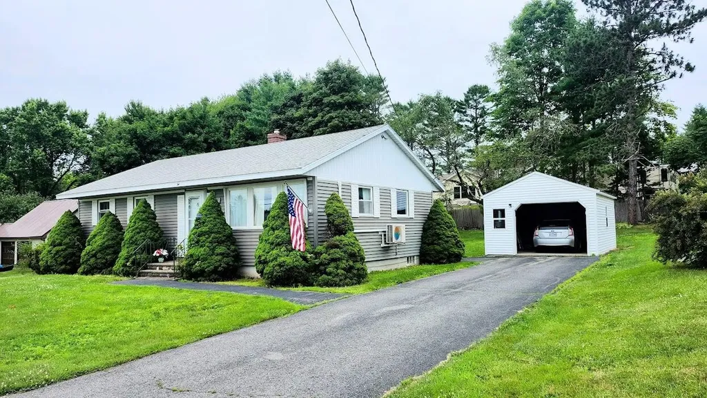 32 Highland Avenue Lincoln ME 04457