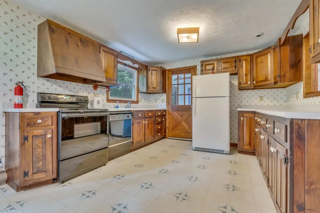 14 Pinewood Circle Biddeford ME 04005