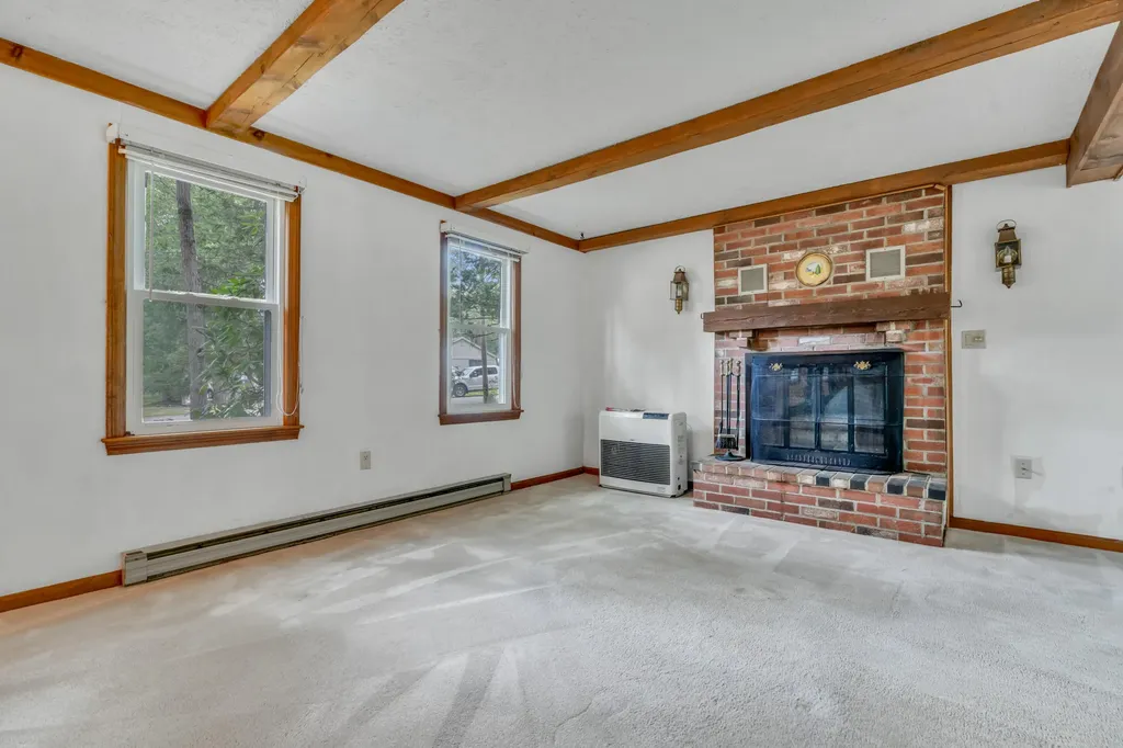 14 Pinewood Circle Biddeford ME 04005