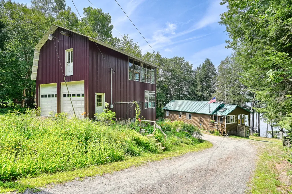 16 Brackett Road Dresden ME 04342