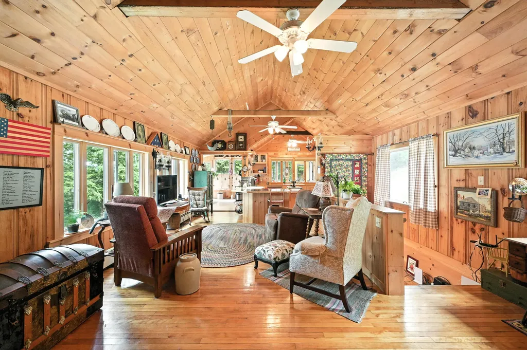 16 Brackett Road Dresden ME 04342
