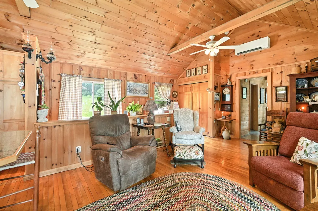 16 Brackett Road Dresden ME 04342