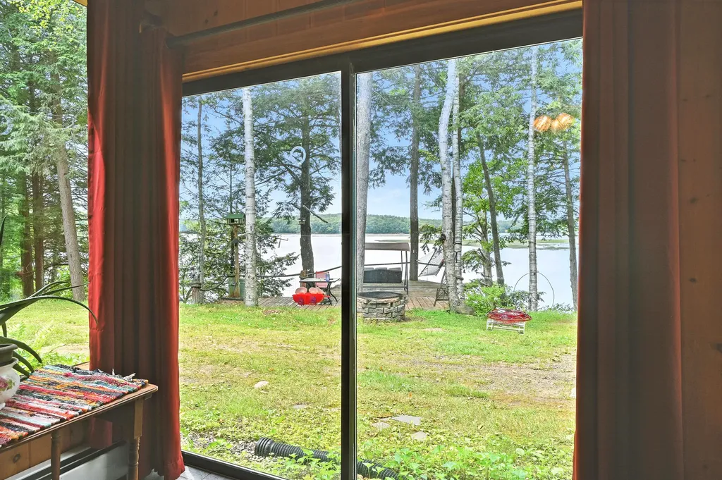 16 Brackett Road Dresden ME 04342