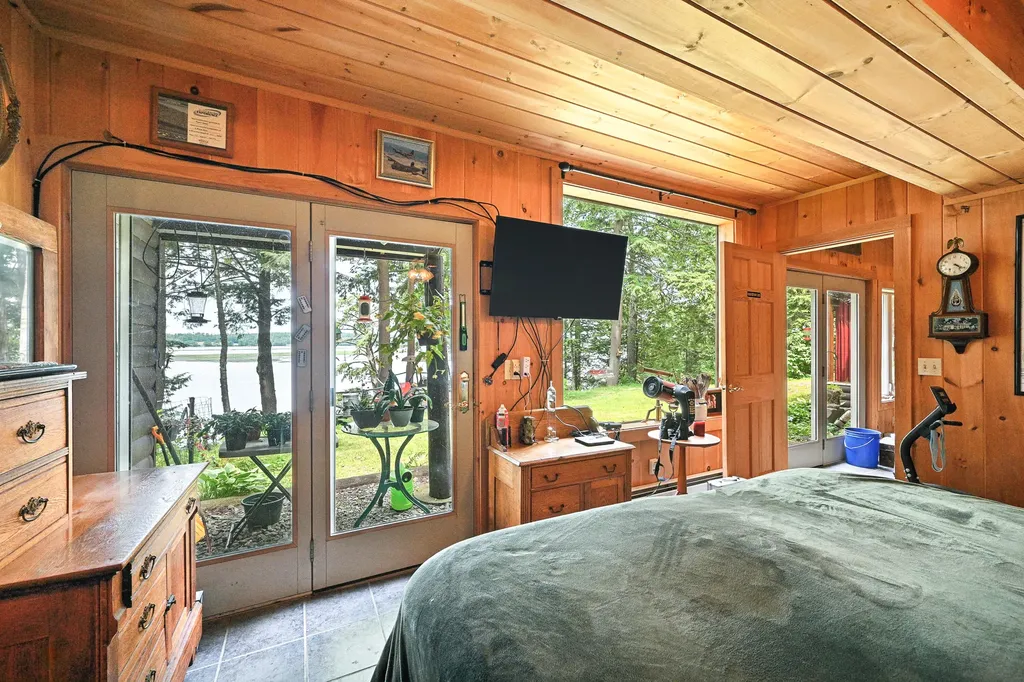 16 Brackett Road Dresden ME 04342