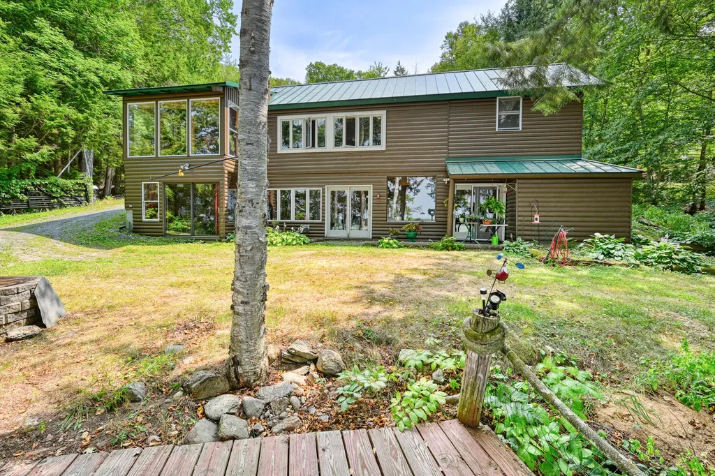 16 Brackett Road Dresden ME 04342
