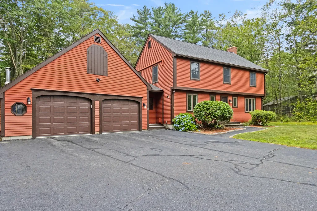 31 Highland Road Standish ME 04084