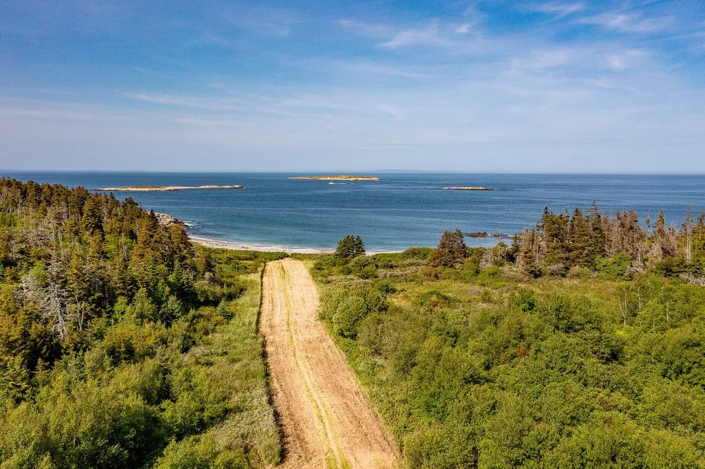 83 North Road Matinicus Isle Plt ME 04851