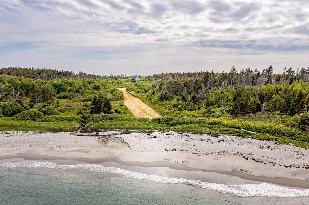83 North Road Matinicus Isle Plt ME 04851