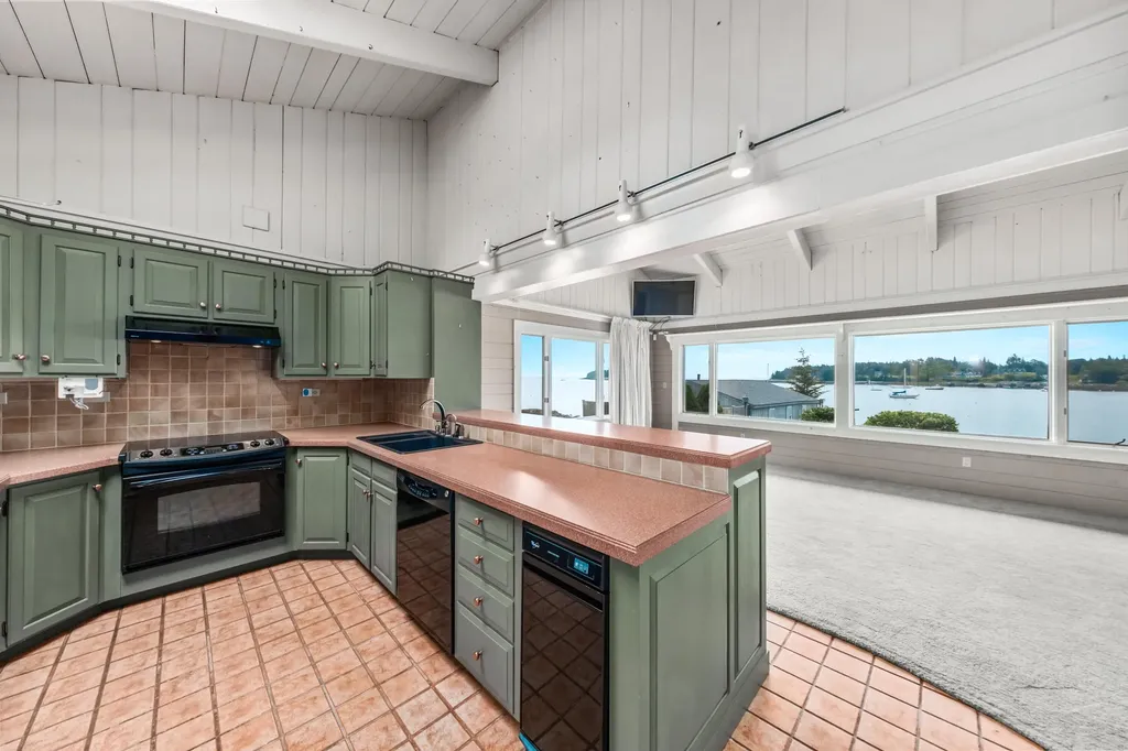 47 Barters Point Road Saint George ME 04860