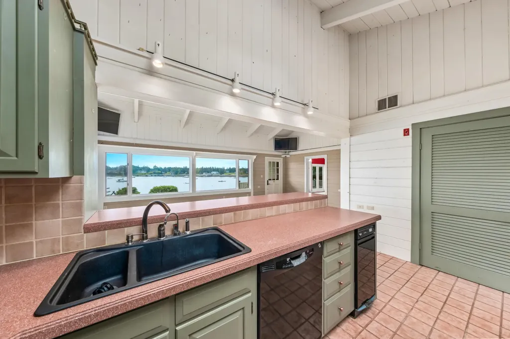 47 Barters Point Road Saint George ME 04860