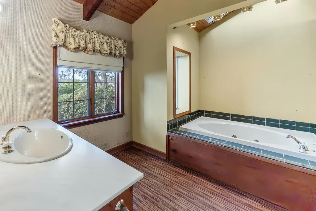 47 Barters Point Road Saint George ME 04860
