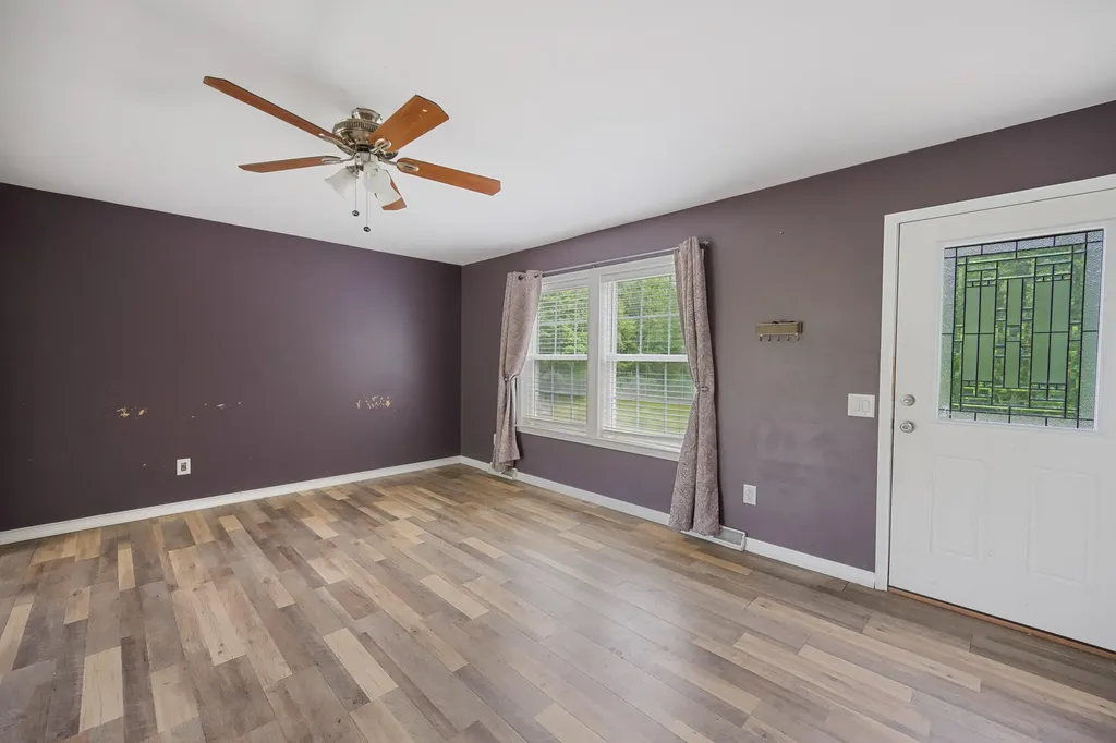 32 Barton Road Windsor ME 04363