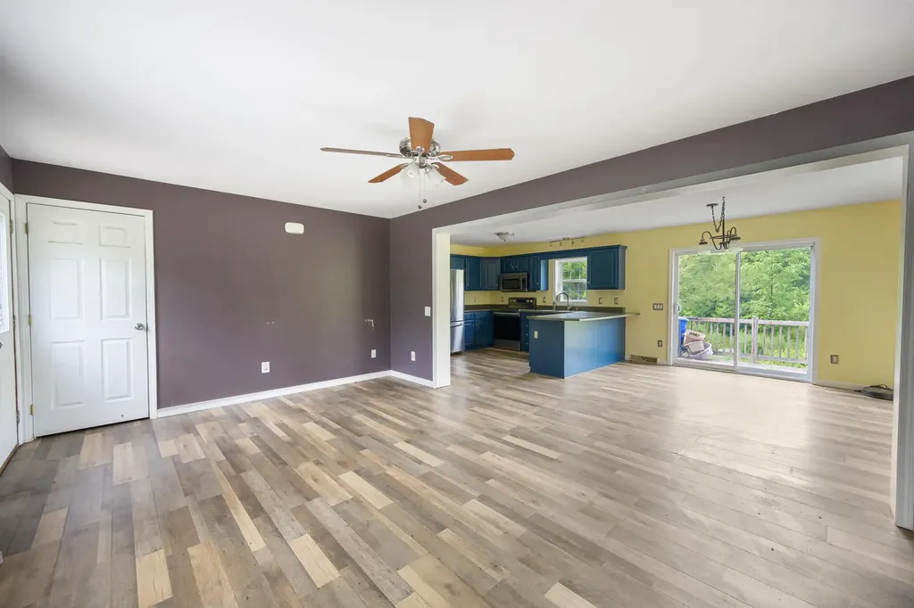 32 Barton Road Windsor ME 04363
