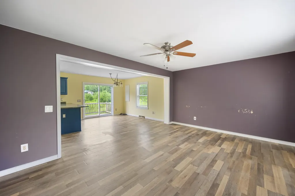 32 Barton Road Windsor ME 04363