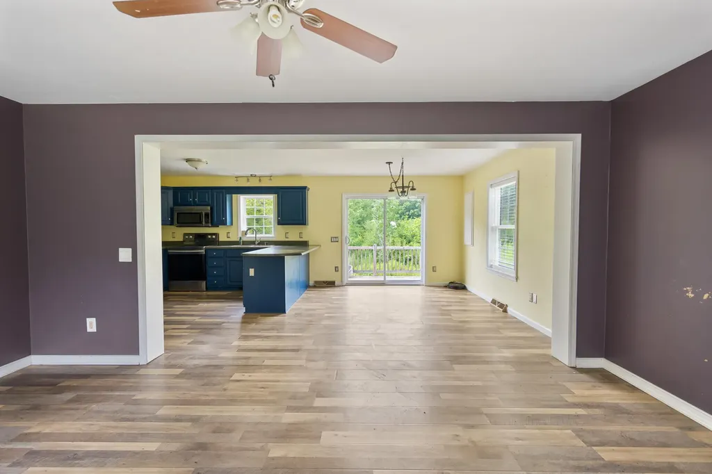 32 Barton Road Windsor ME 04363
