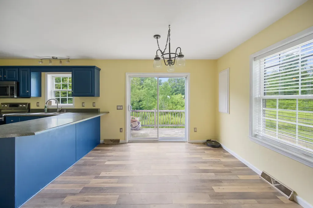 32 Barton Road Windsor ME 04363