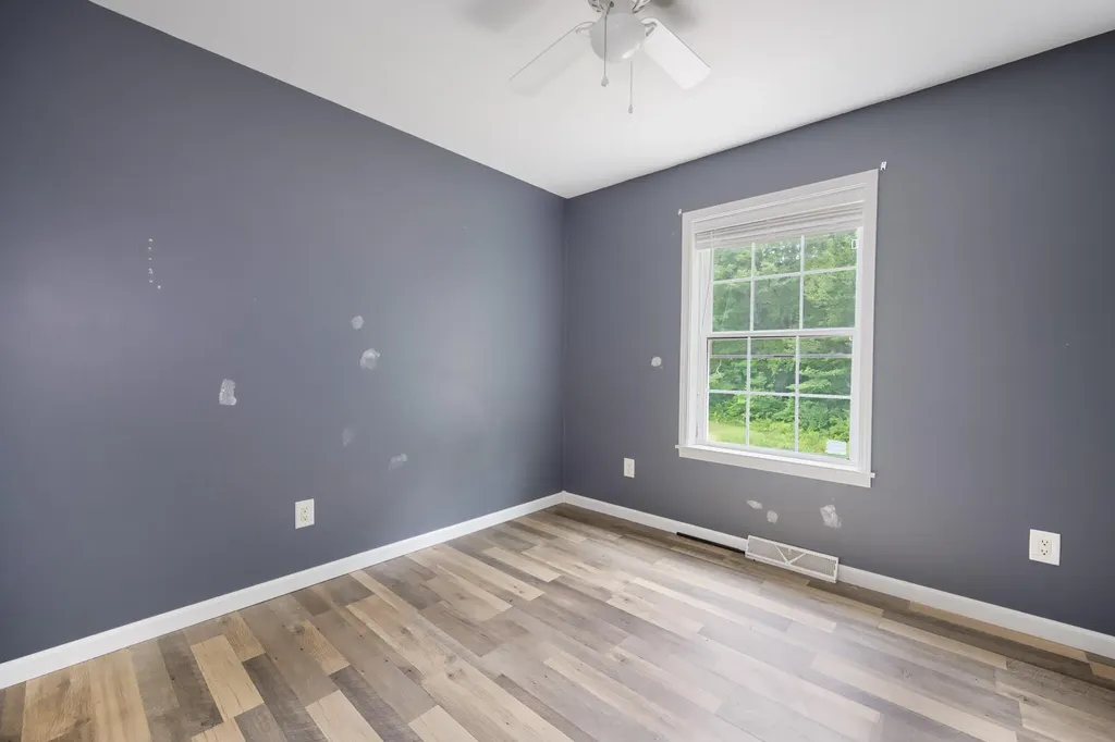32 Barton Road Windsor ME 04363