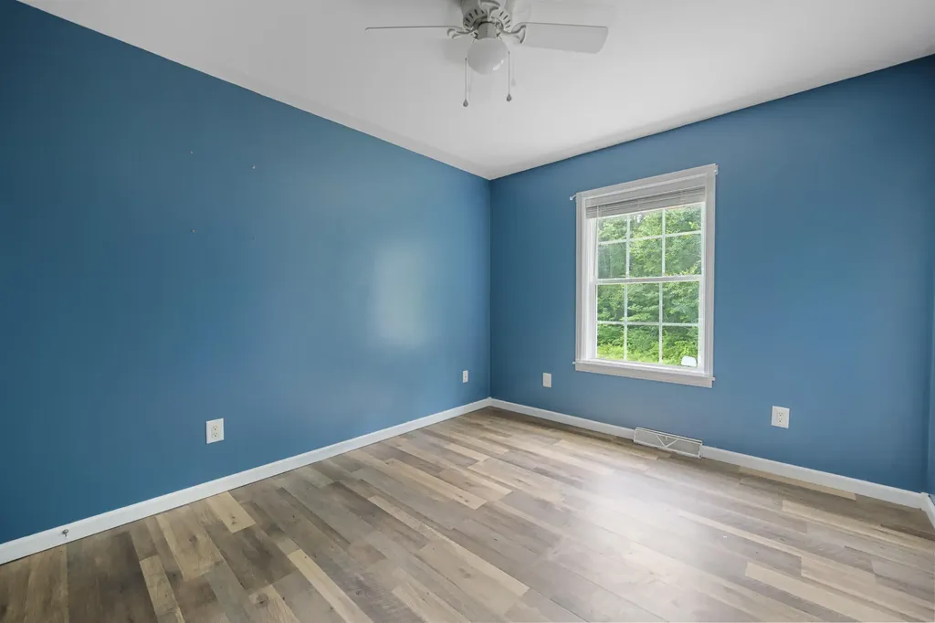 32 Barton Road Windsor ME 04363