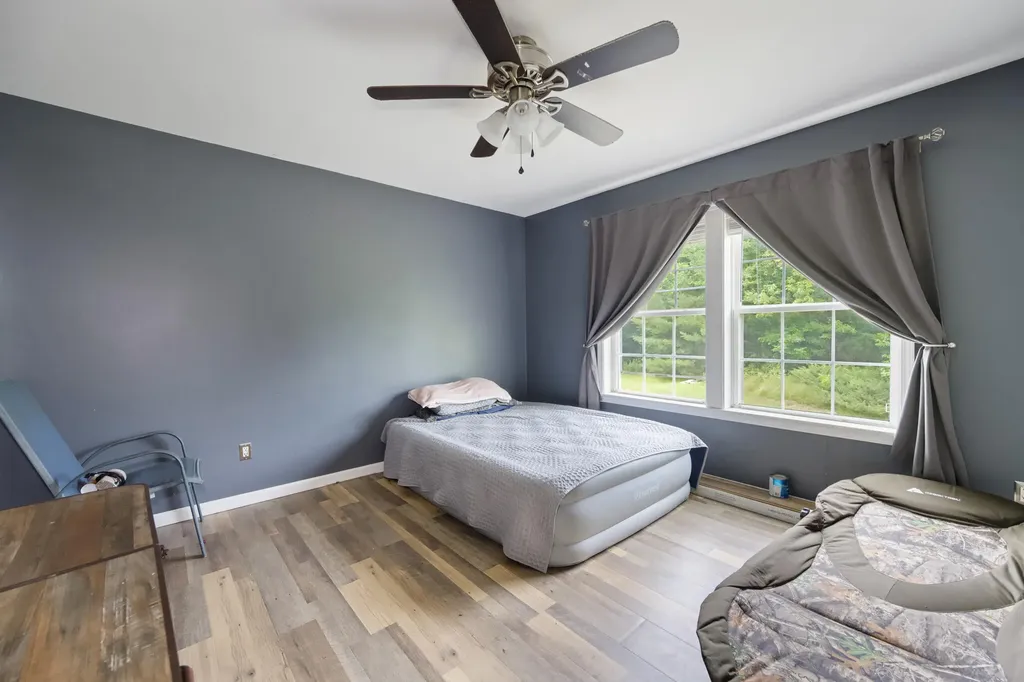 32 Barton Road Windsor ME 04363
