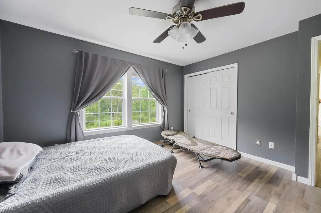 32 Barton Road Windsor ME 04363
