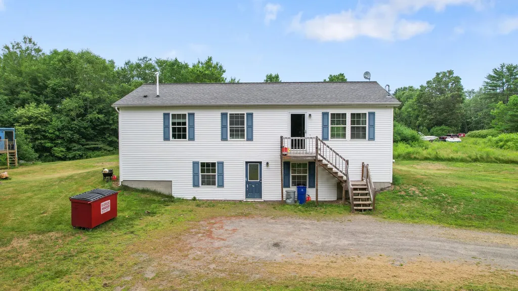 32 Barton Road Windsor ME 04363