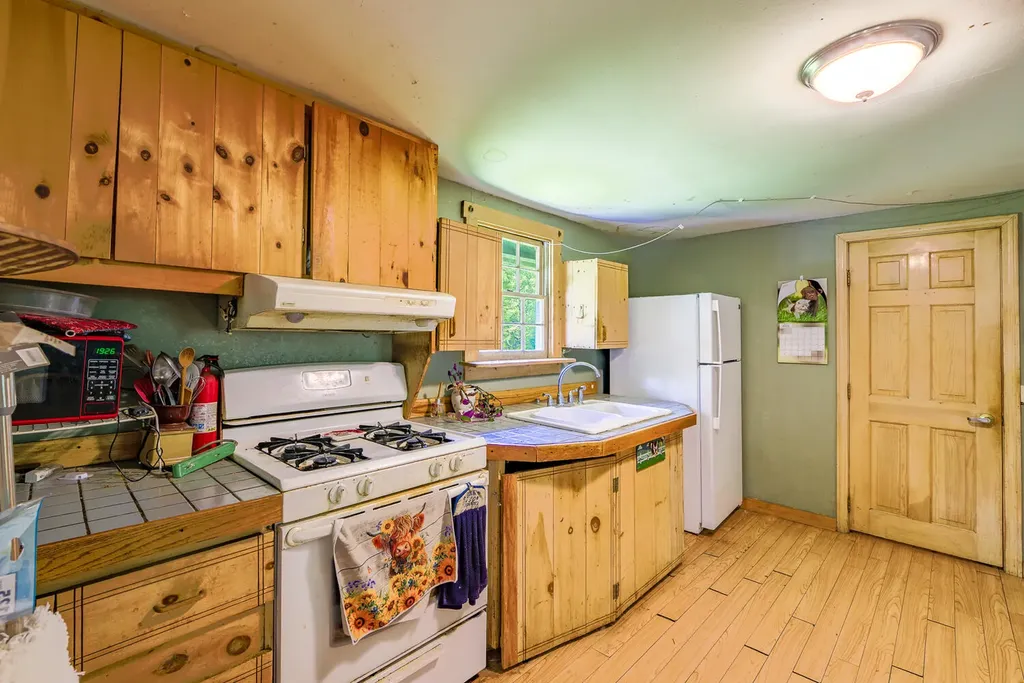 672 & 700 Brooks Road Knox ME 04986