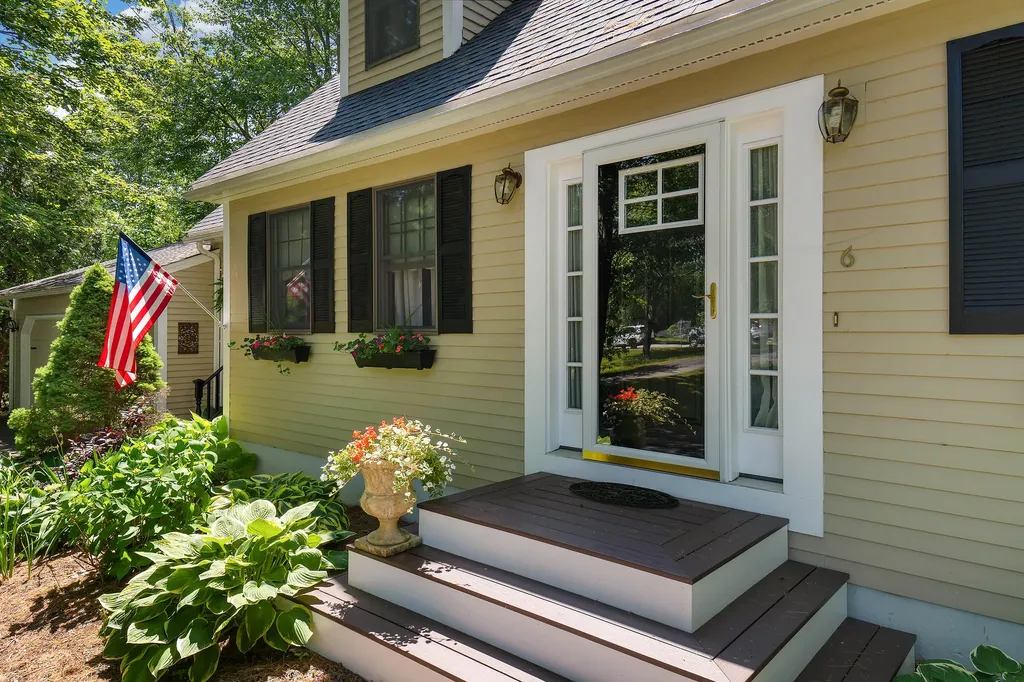 6 Arrowhead Drive Brunswick ME 04011