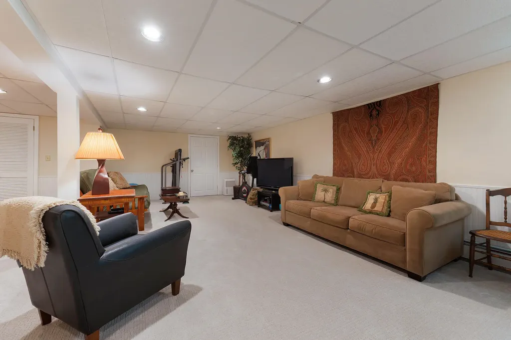6 Arrowhead Drive Brunswick ME 04011