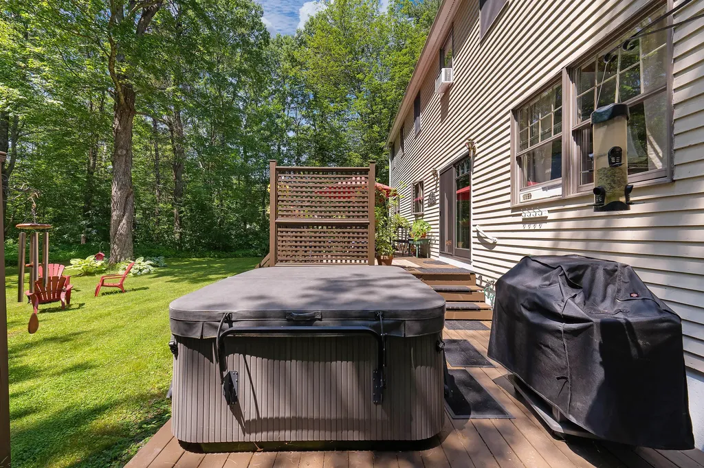 6 Arrowhead Drive Brunswick ME 04011